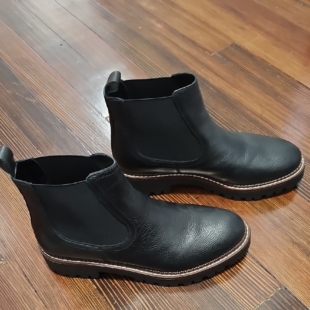 Caslon Miller Black Chelsea Boots with Lug Sole